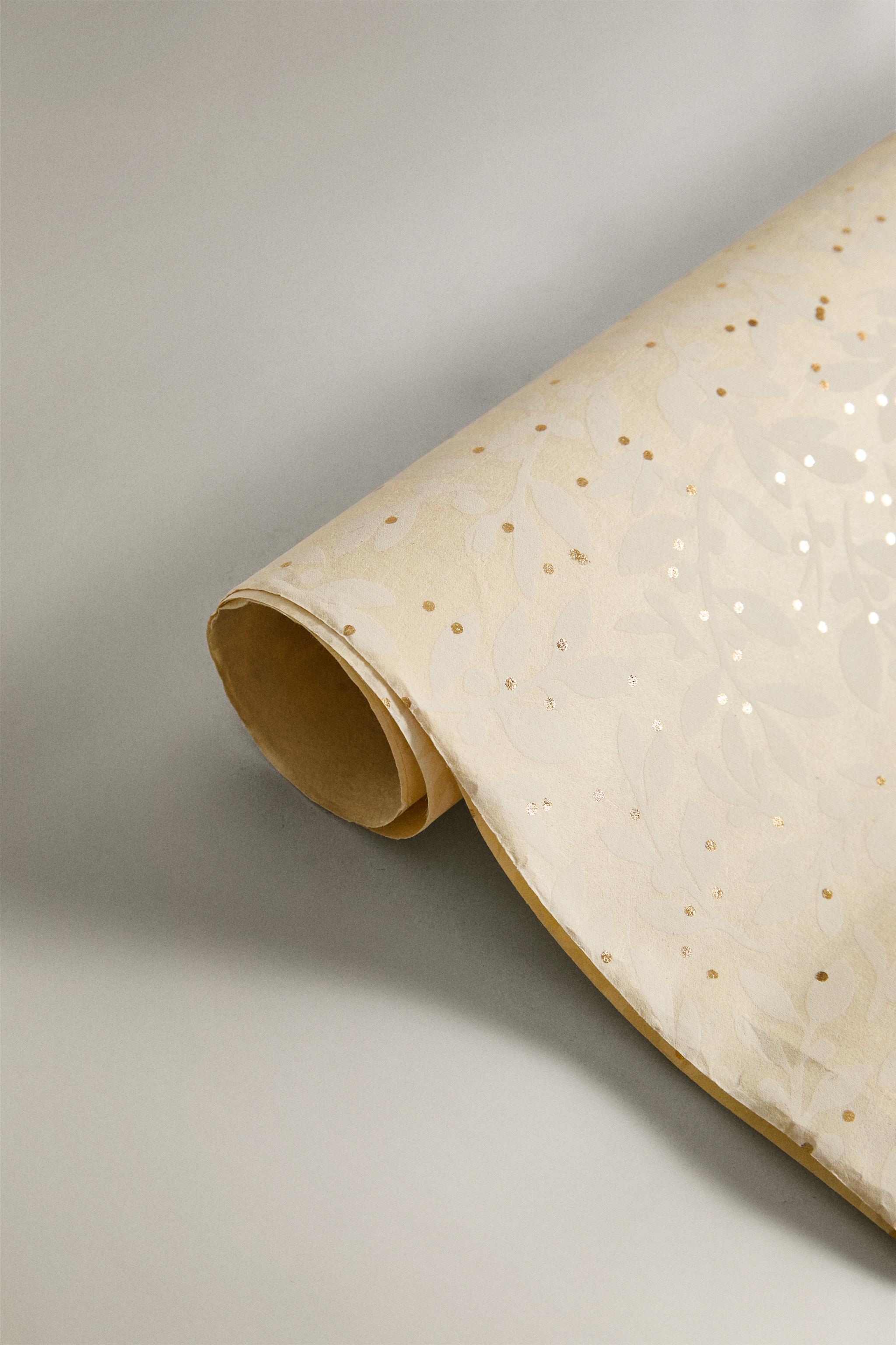 CHRISTMAS HOLLY LEAF WRAPPING PAPER